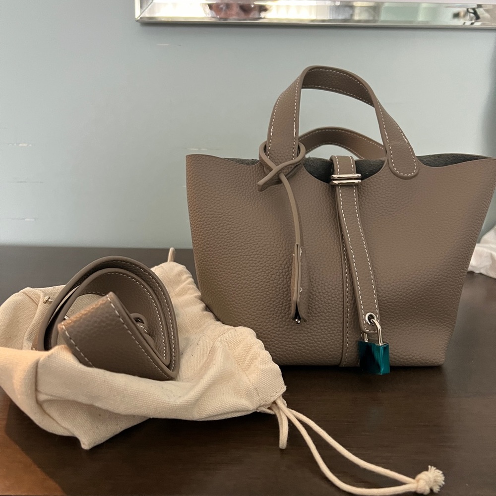 Small bucket bag - Picture 2 of 5